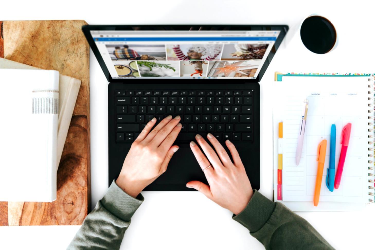 Finanzanalyse Unterlagen auf einem Schreibtisch